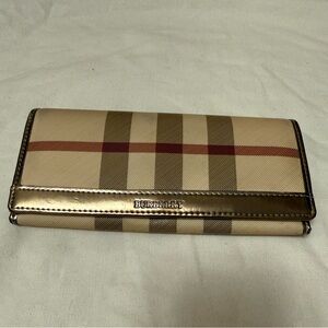 Burberry Checkered Wallet in Beige and Brown